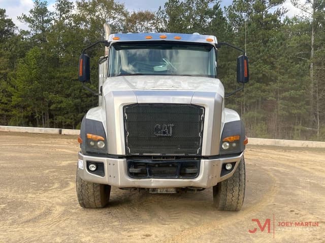 Image of Caterpillar CT660 equipment image 4