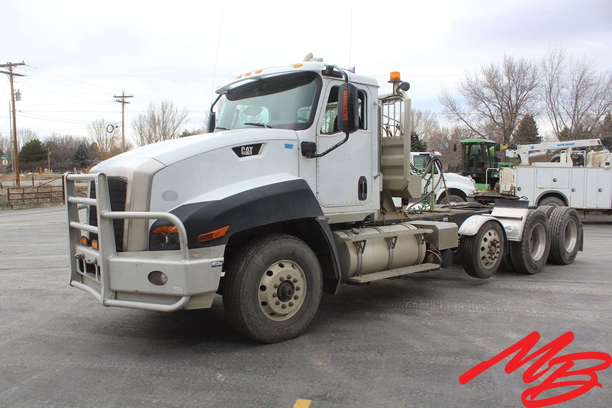 2013 Caterpillar CT660L Equipment Image0