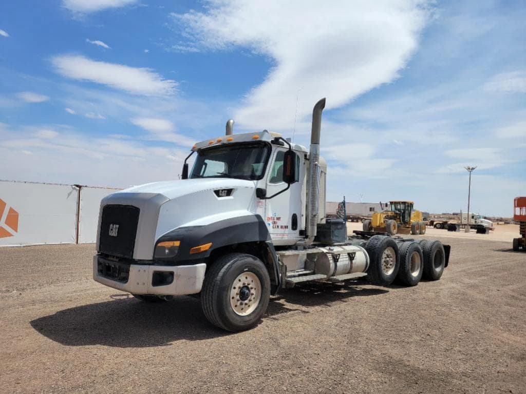 Image of Caterpillar CT660L Primary image