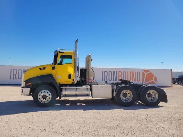 Image of Caterpillar CT660S equipment image 1