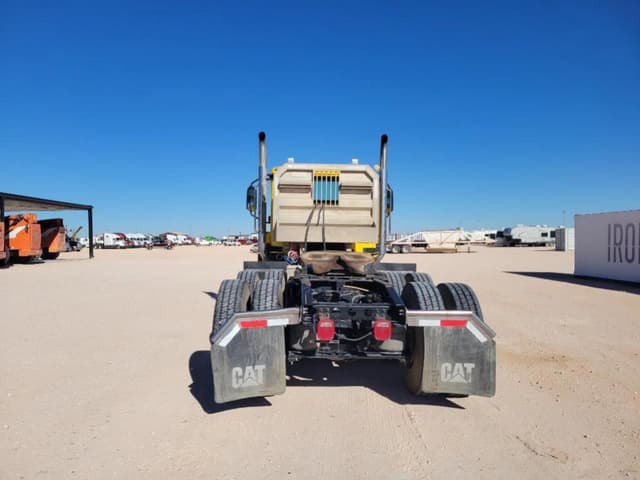 Image of Caterpillar CT660S equipment image 3