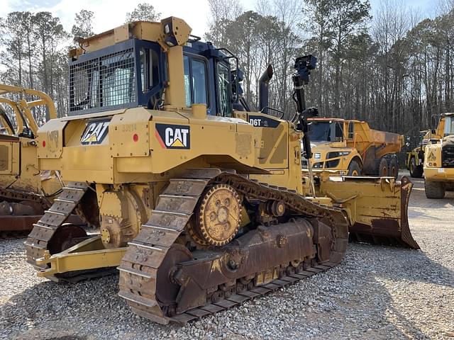 Image of Caterpillar D6T XL equipment image 3