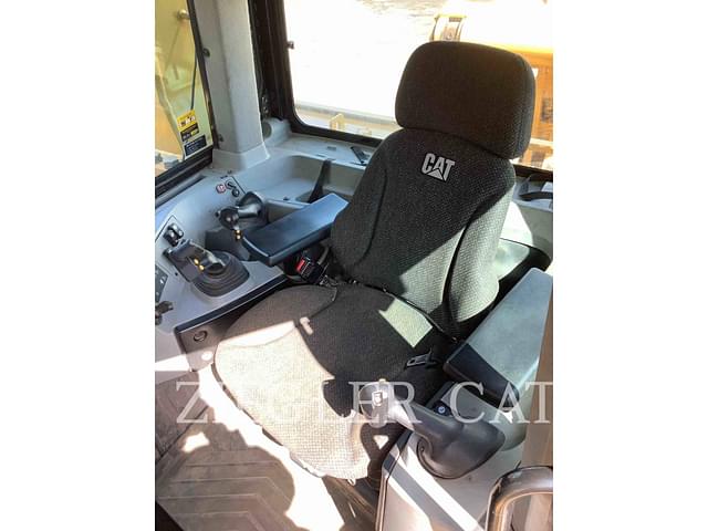 Image of Caterpillar D9T equipment image 2