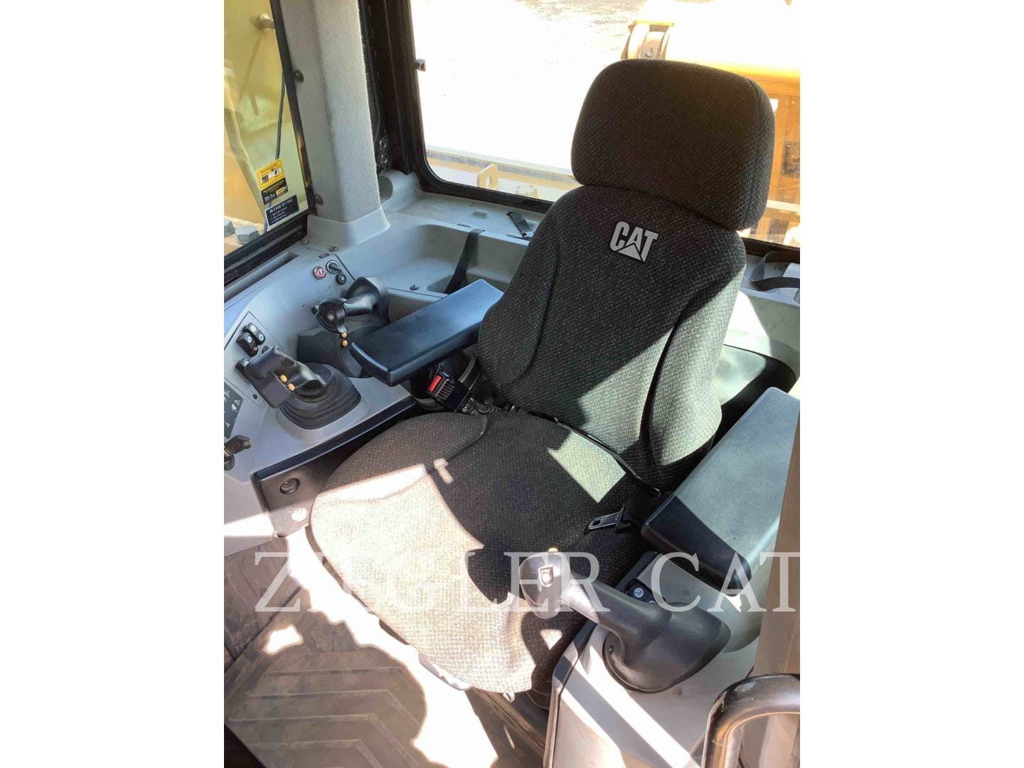 2013 Caterpillar D9T Equipment Image0