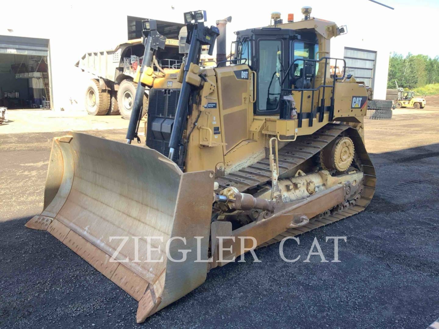 2013 Caterpillar D9T Equipment Image0