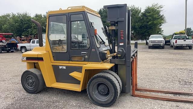 Image of Caterpillar DP70E equipment image 3