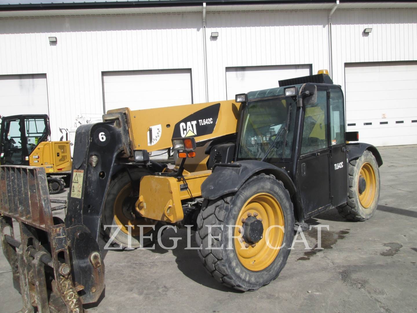 Main image Caterpillar TL642C