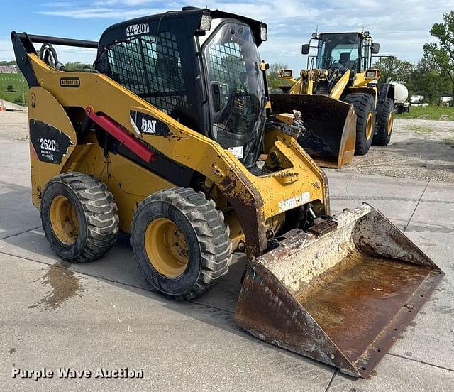 Image of Caterpillar 262C2 equipment image 2