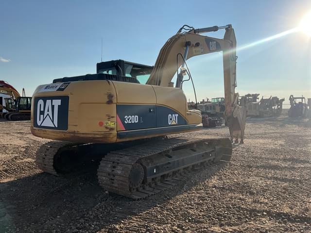 Image of Caterpillar 320DL equipment image 4