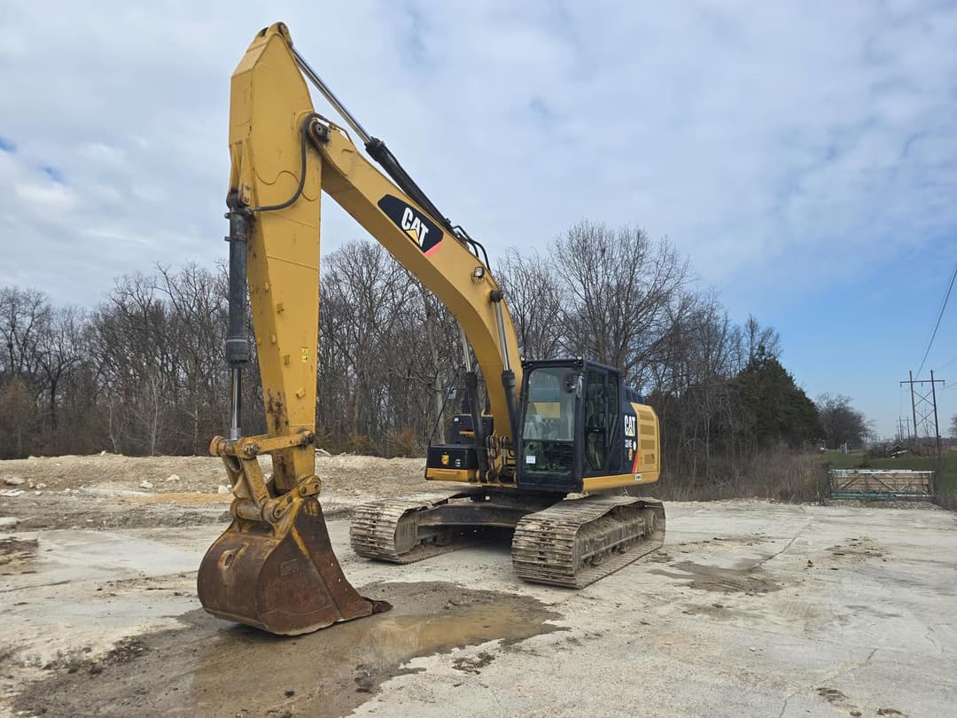 Image of Caterpillar 324EL Primary image