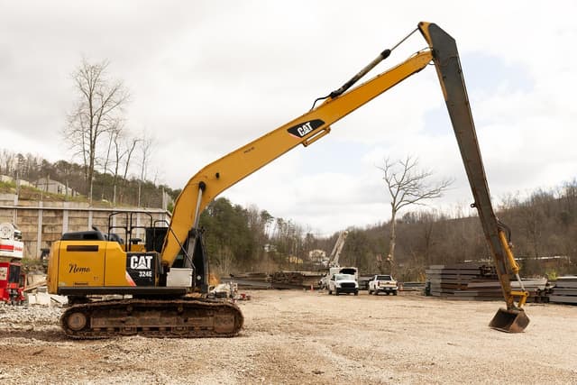 Image of Caterpillar 324E equipment image 4