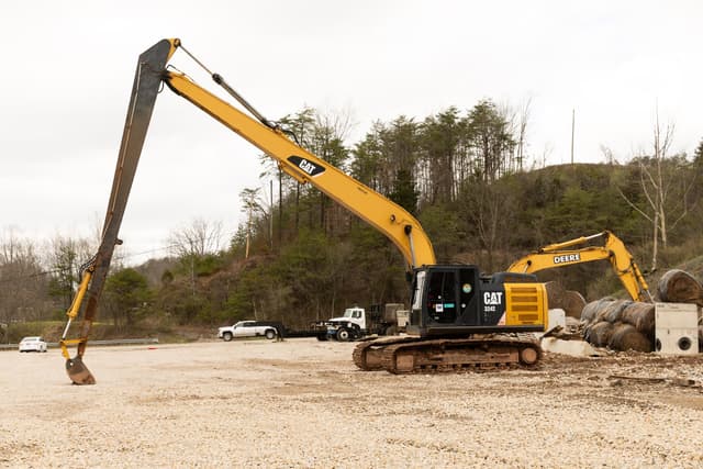 Image of Caterpillar 324E equipment image 2