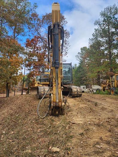 Image of Caterpillar 324EL equipment image 4