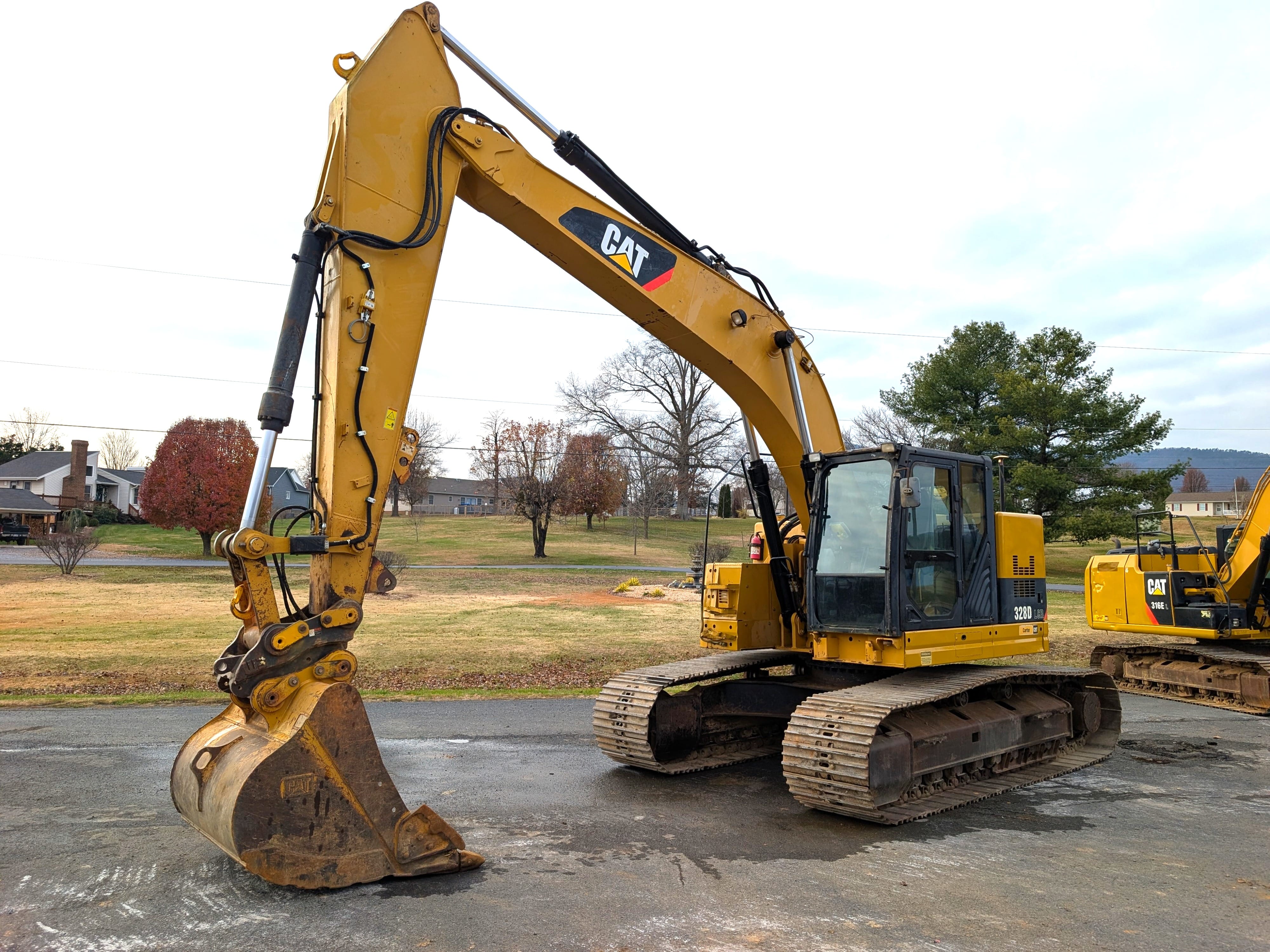 2013 Caterpillar 328D LCR Equipment Image0