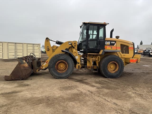 Image of Caterpillar 938K equipment image 4