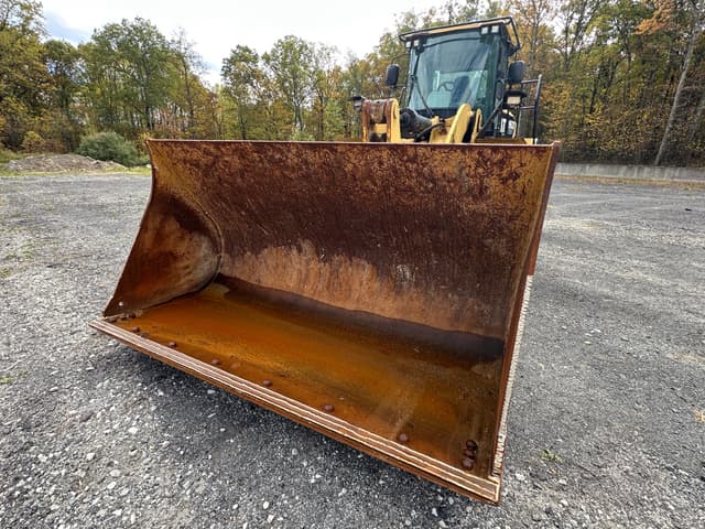 Image of Caterpillar 962K equipment image 3