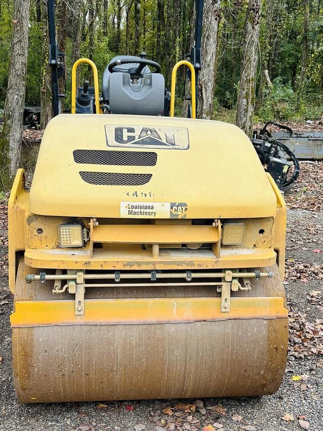 Image of Caterpillar CB34 equipment image 2