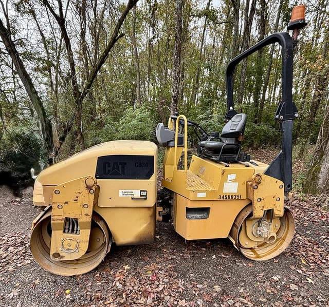 Image of Caterpillar CB34 equipment image 1
