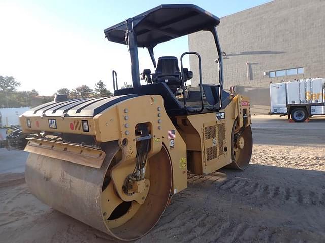 Image of Caterpillar CB54B equipment image 2