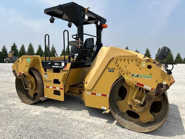 Image of Caterpillar CB54XW equipment image 4