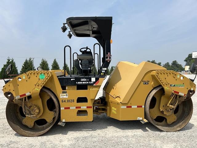 Image of Caterpillar CB54XW equipment image 2