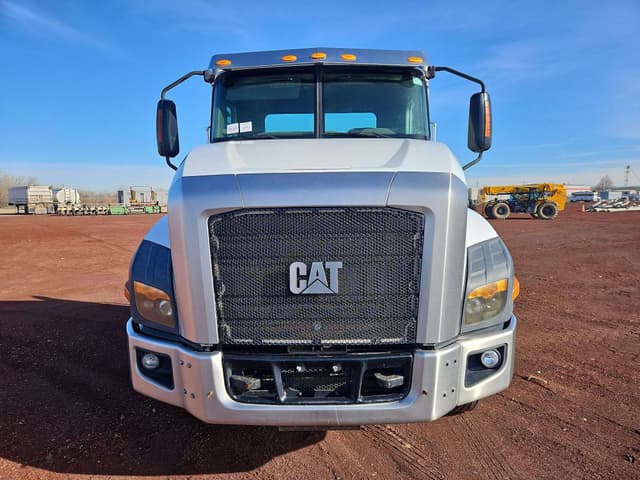 Image of Caterpillar CT660 equipment image 2