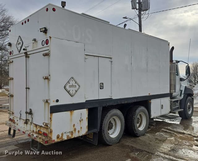 Image of Caterpillar CT660 equipment image 4