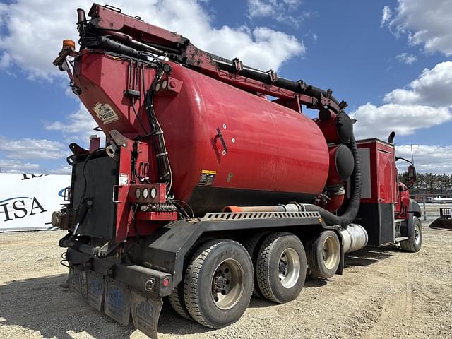 Image of Caterpillar CT660 equipment image 4