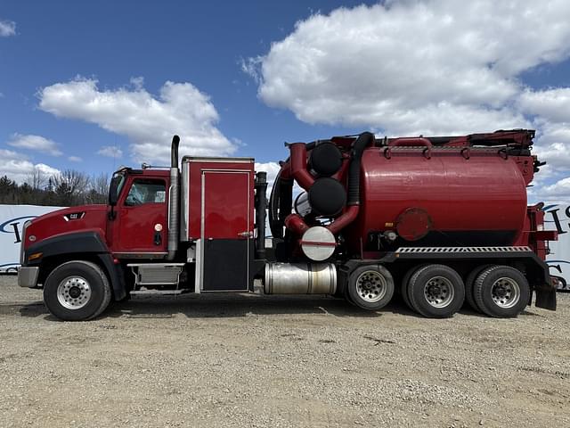 Image of Caterpillar CT660 equipment image 1