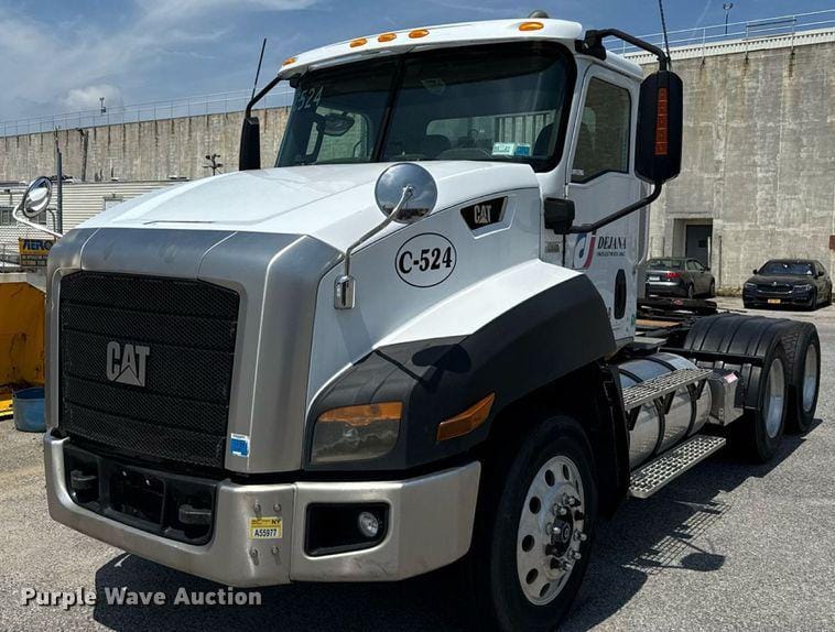 2013 Caterpillar CT660S Equipment Image0