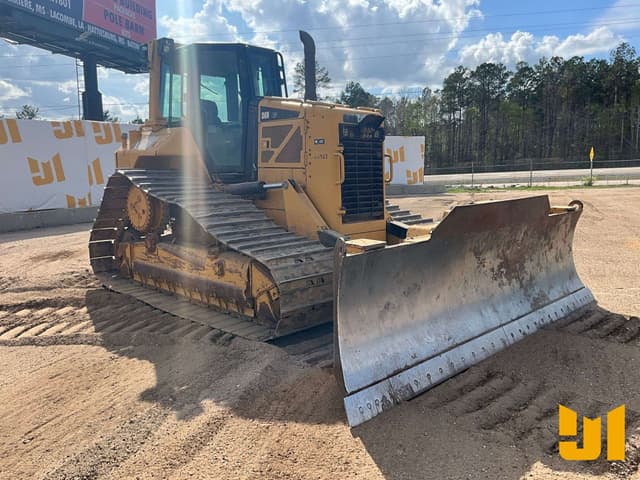 Image of Caterpillar D6N LGP equipment image 2