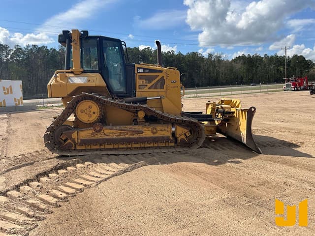 Image of Caterpillar D6N LGP equipment image 3