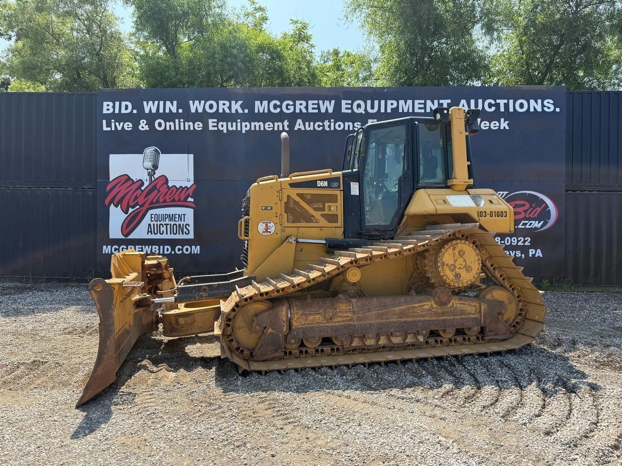 2013 Caterpillar D6N LGP Equipment Image0