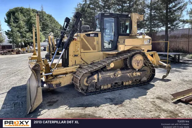 Image of Caterpillar D6T XL equipment image 2