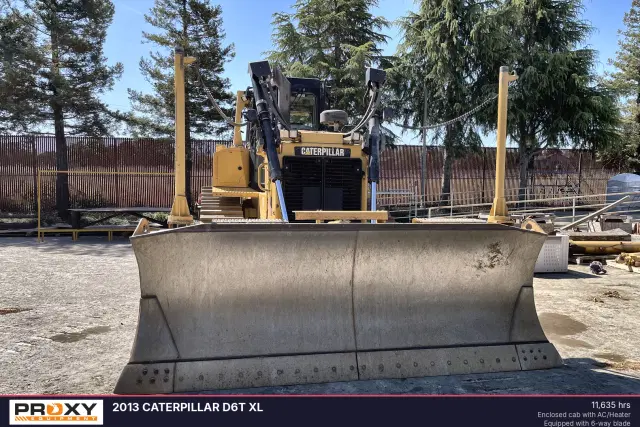Image of Caterpillar D6T XL equipment image 3