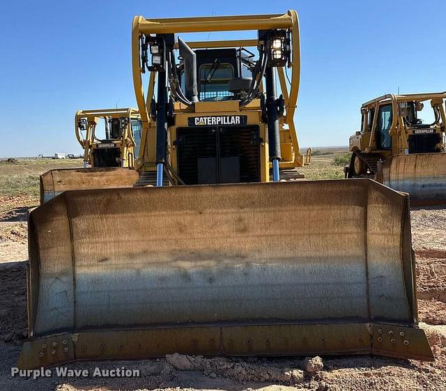 Image of Caterpillar D6T XL equipment image 1