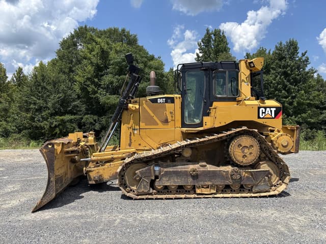 Image of Caterpillar D6T XL equipment image 3