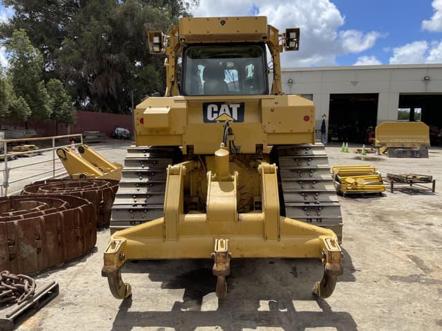 Image of Caterpillar D6T XW equipment image 3