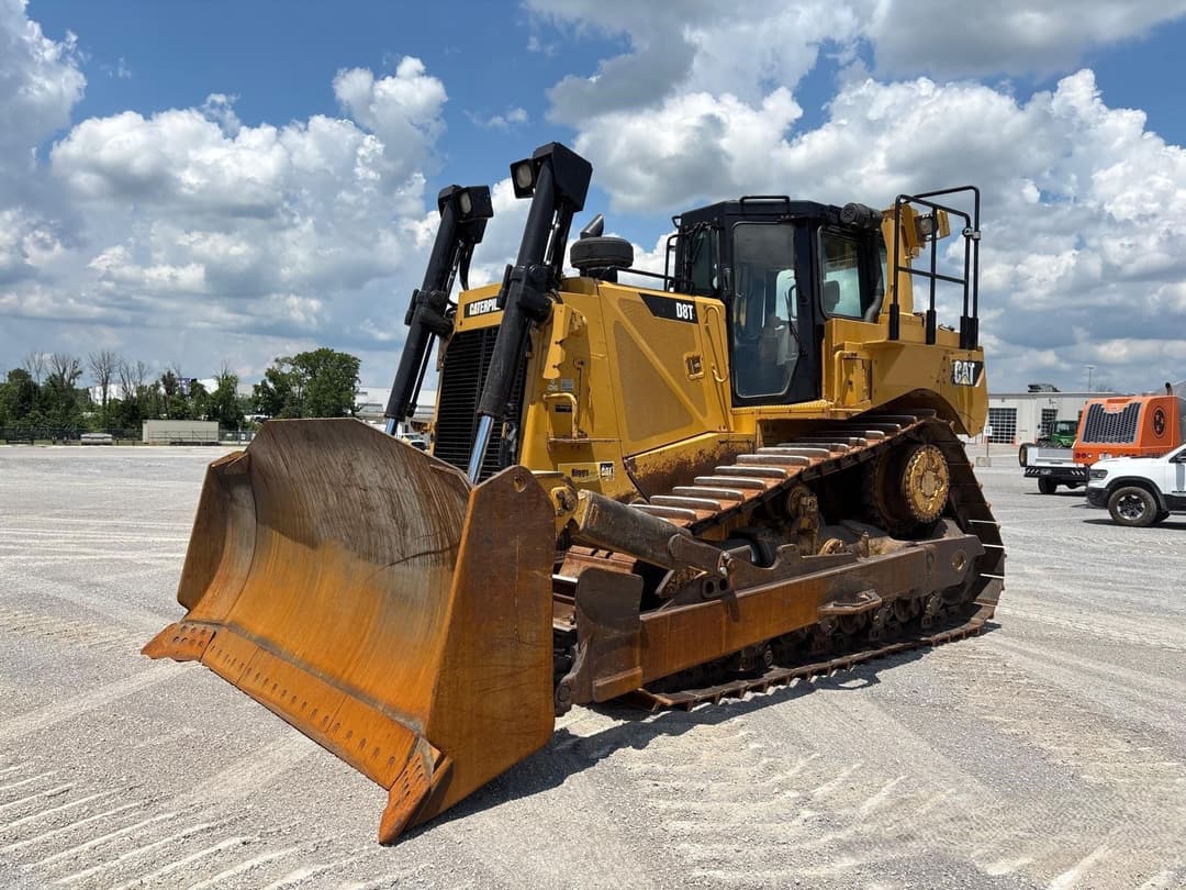 Image of Caterpillar D8T Primary Image