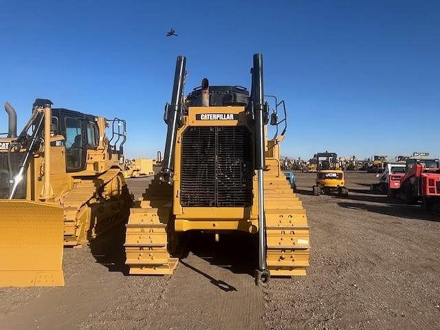 Image of Caterpillar D8T equipment image 4