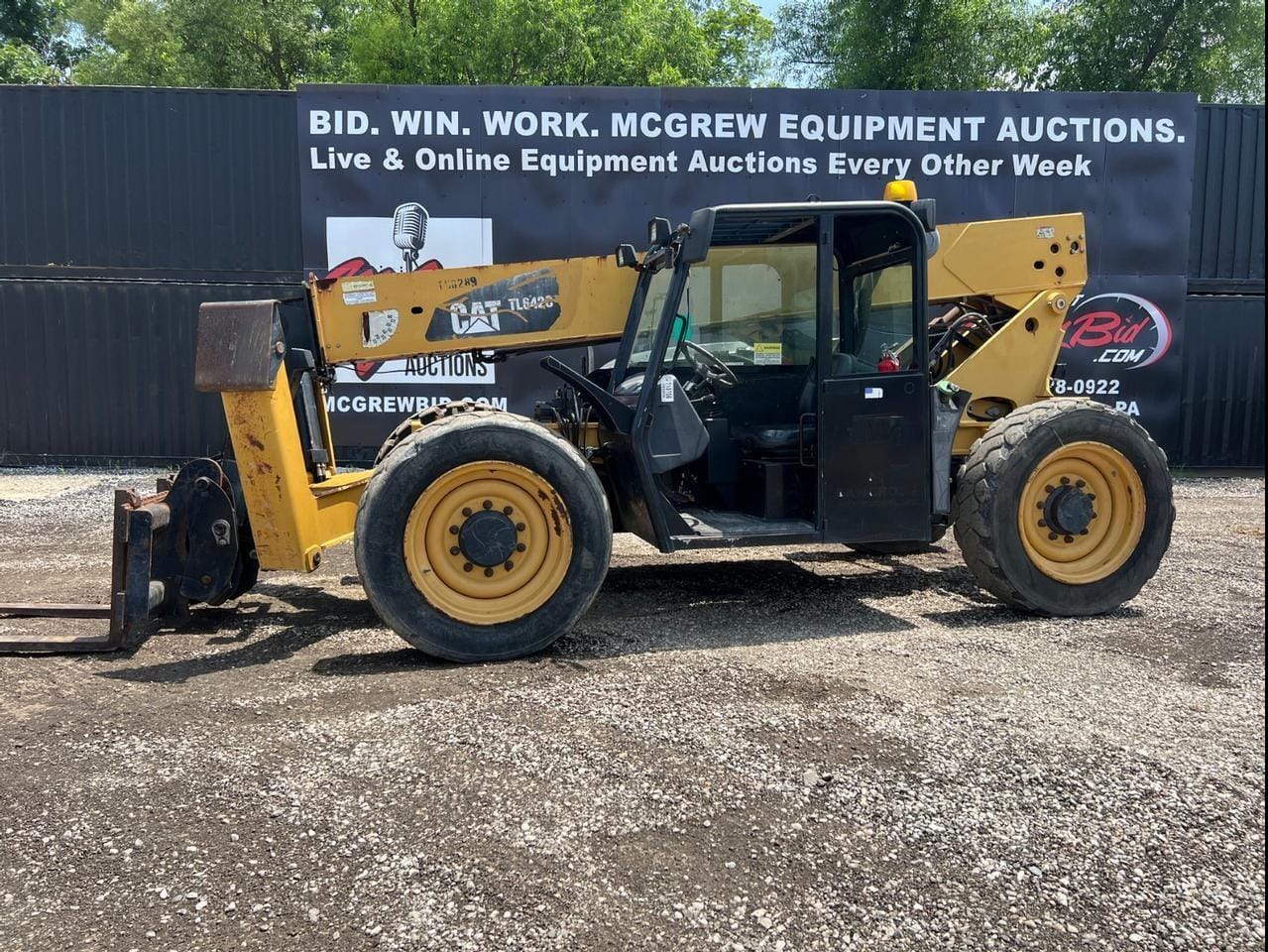 2013 Caterpillar TL642C Equipment Image0