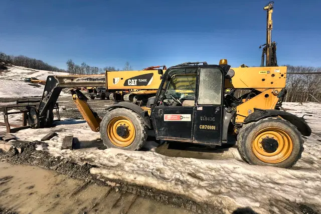 Image of Caterpillar TL943C equipment image 4