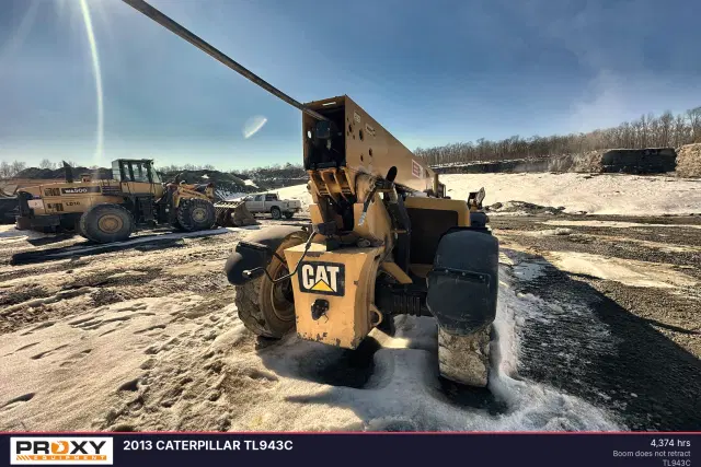 Image of Caterpillar TL943C equipment image 2