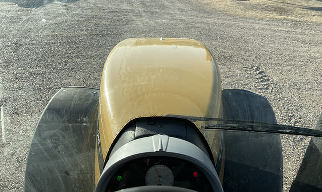 Image of Challenger MT645D equipment image 4