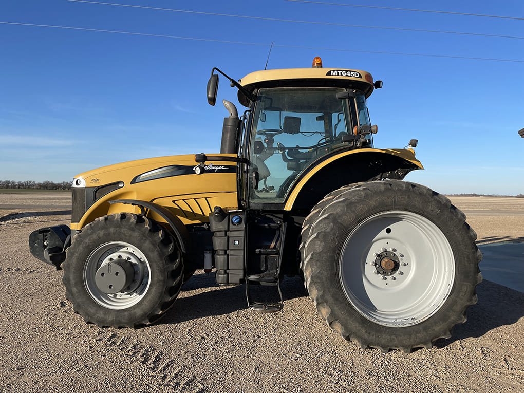 2013 Challenger MT645D Equipment Image0