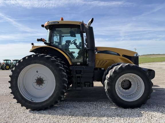 Image of Challenger MT675D equipment image 4