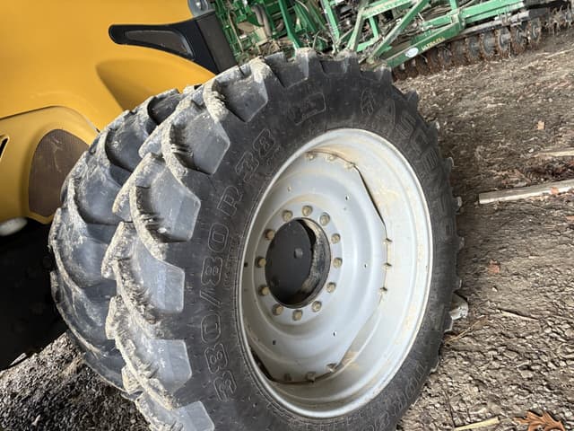 Image of Challenger MT685D equipment image 1