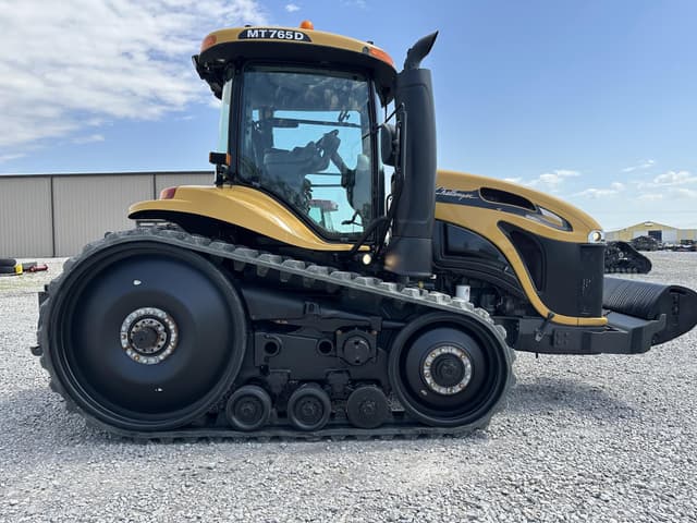 Image of Challenger MT765D equipment image 3