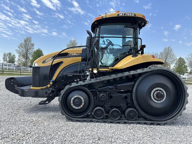 Image of Challenger MT765D equipment image 2