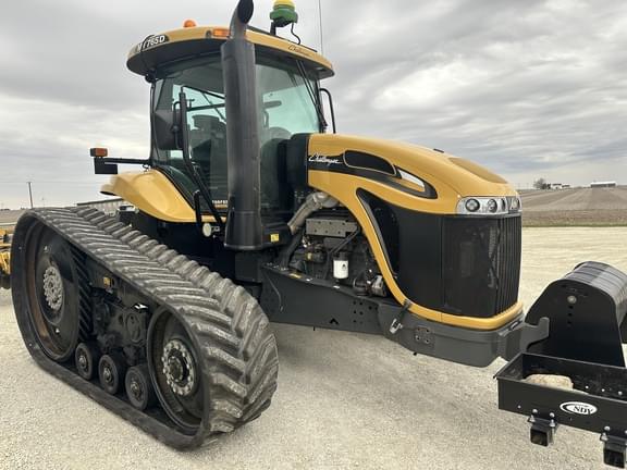 Image of Challenger MT765D equipment image 1